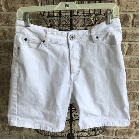 white wrangler shorts
